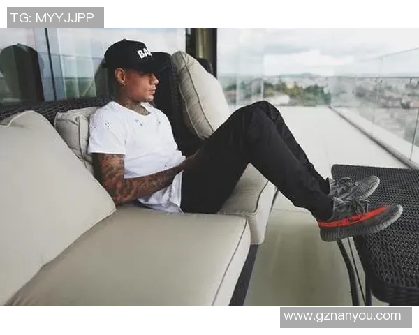 足球球星秋冬季节时尚穿搭解析展现个性与潮流魅力